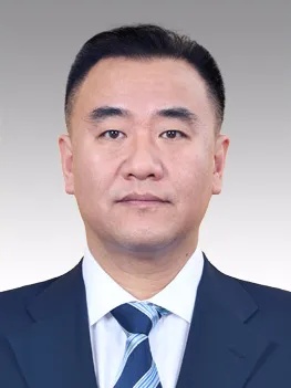 韦 冬